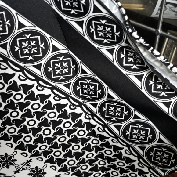 Coco Banco Black and White Patterned Top. - Picture 6 of 9